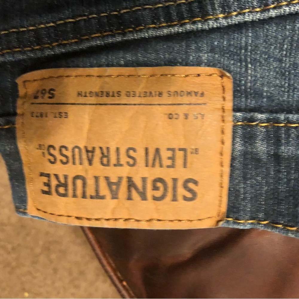 Levi’s - Picture 4 of 5